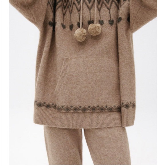 Wool blend oversized sweatshirt. - Picture 2 of 4